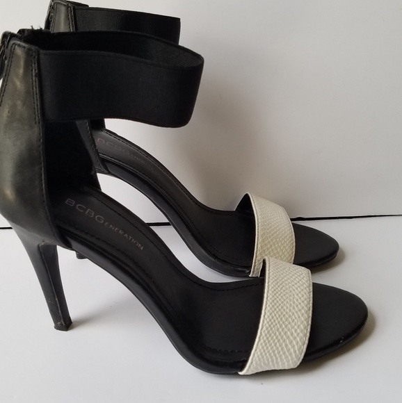 ⭐Host Pick!⭐ BCBGeneration Black and White Heels - Picture 2 of 7